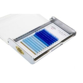 extensiones de pestañas de color azul