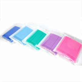 Microcepillos desechables para aplicar productos en extensiones de pestañas con máxima precisión
